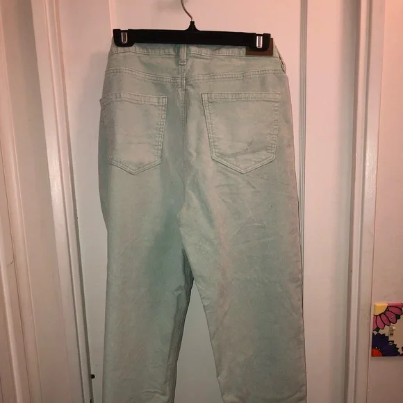 American Eagle Green Corduroy Jeans - Picture 4 of 5